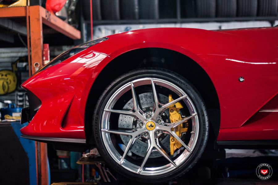 Детали создания Ferrari 812 Superfast on Vossen Wheels (S21-01) 2019 года  (фото 18 из 19)